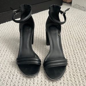 Open toe heels, Keneth coke reaction, size 7